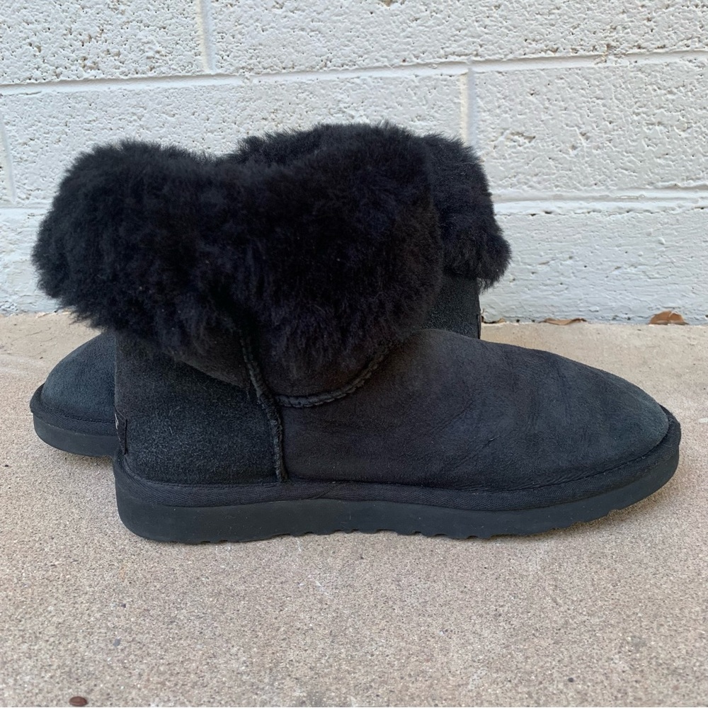 Ugg // Bailey Button Boot - Size 8 - image 5